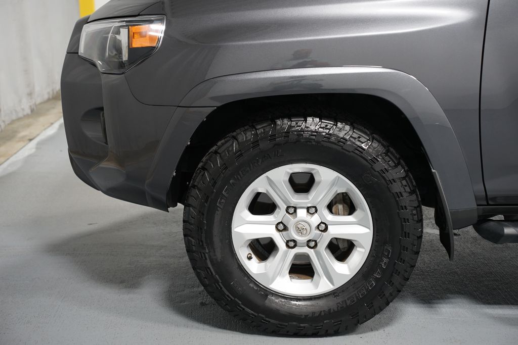 Thumbnail: 2020 Toyota 4Runner - 5