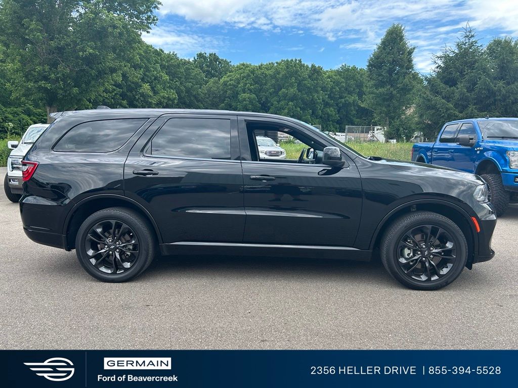 Used 2022 Black Dodge SXT image 9