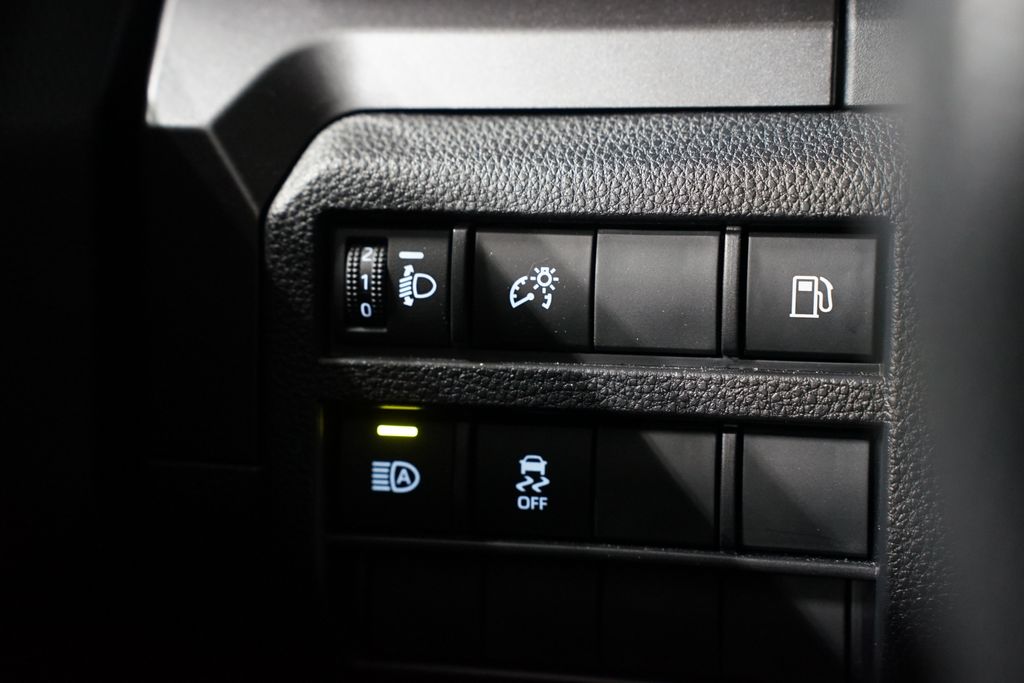 Thumbnail: 2025 Toyota 4Runner - 25