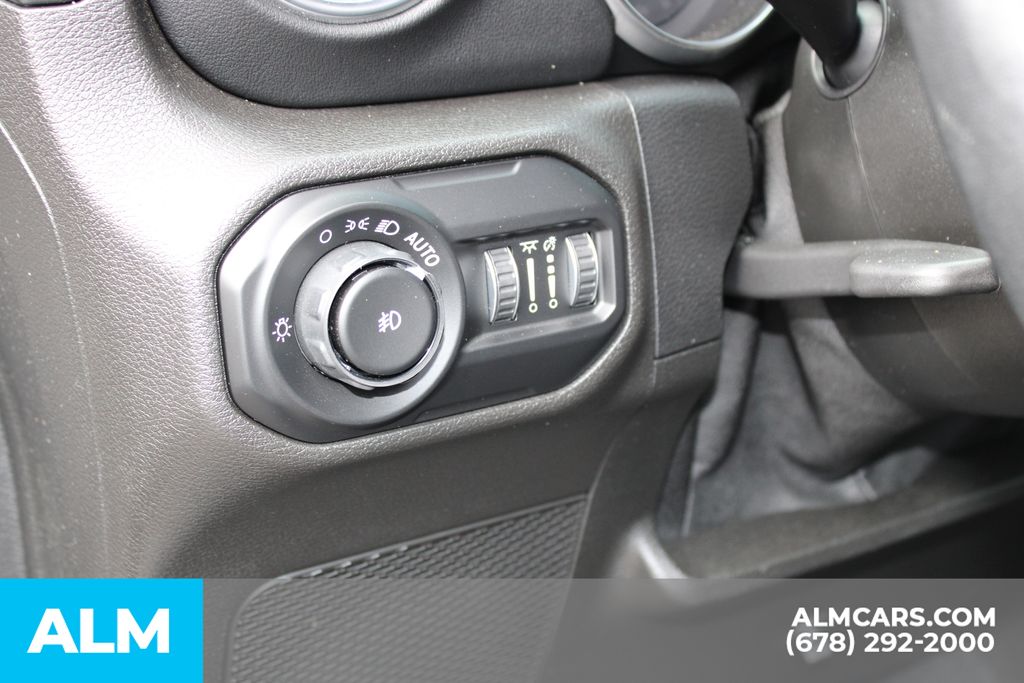 Used 2021 Gray Jeep Unlimited Sahara image 16