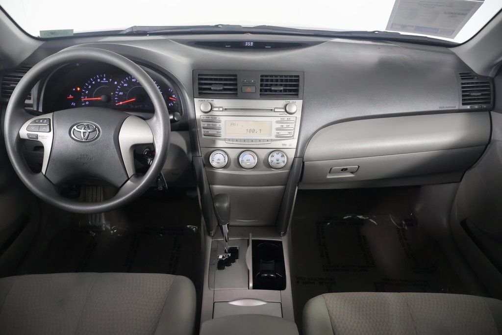 2011 Toyota Camry LE 8