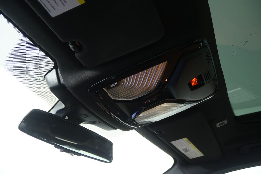 Thumbnail: 2023 BMW 5 Series - 20