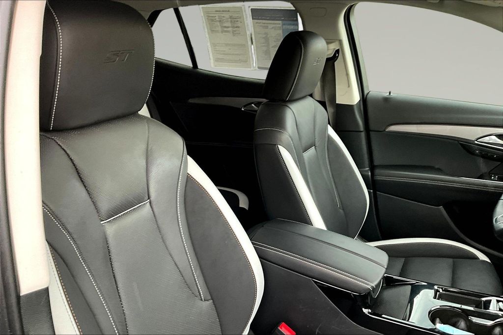 Used 2025 Buick Envision SUV