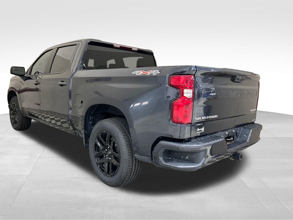 Used 2022 Gray Chevrolet Custom image 3