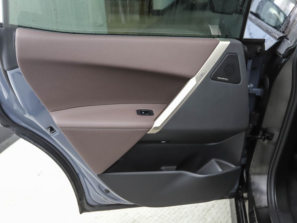 2023 BMW iX xDrive50 19