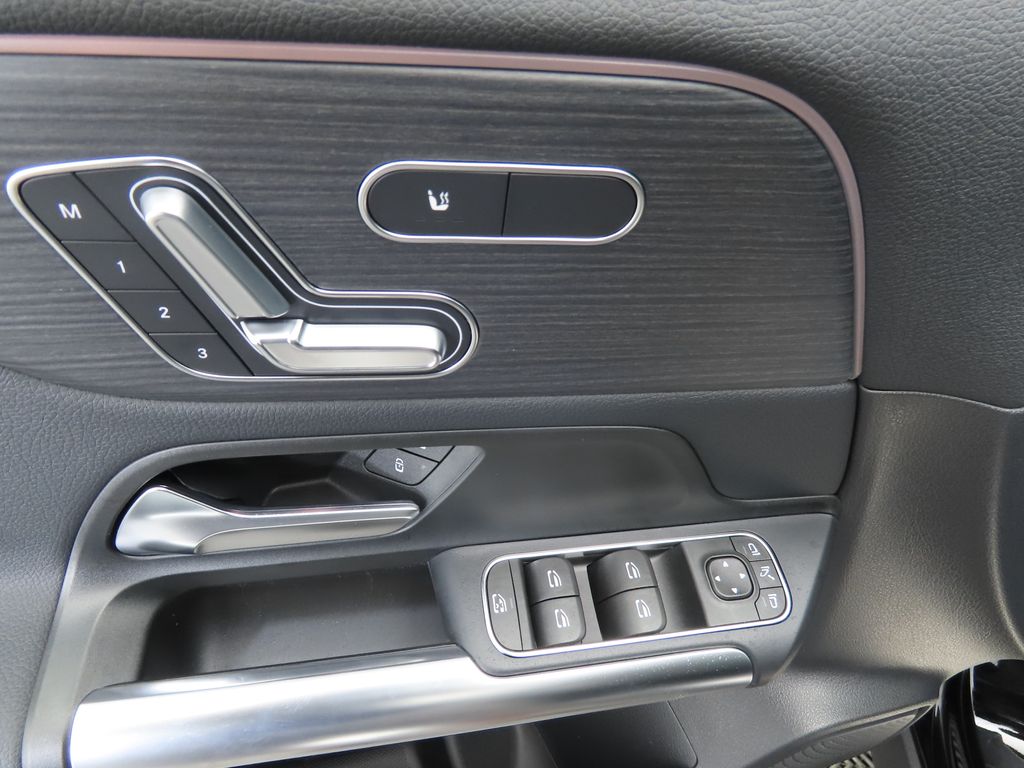 Thumbnail: 2025 Mercedes-Benz GLA - 23