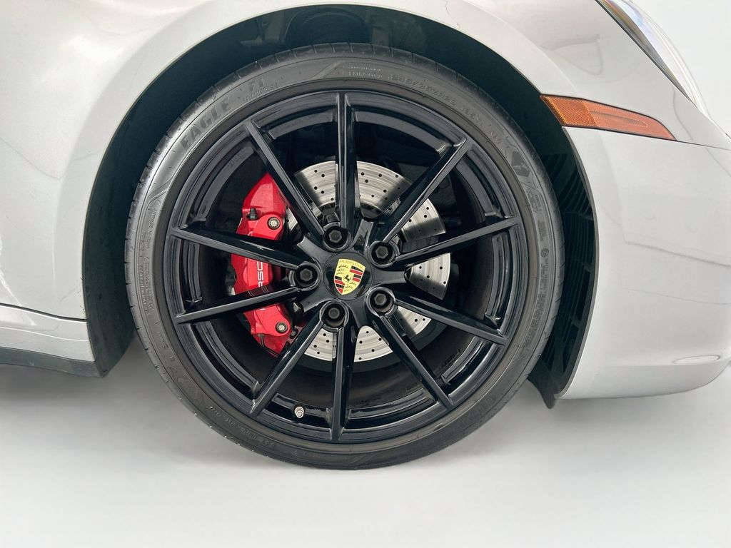 Thumbnail: 2020 Porsche 911 - 29