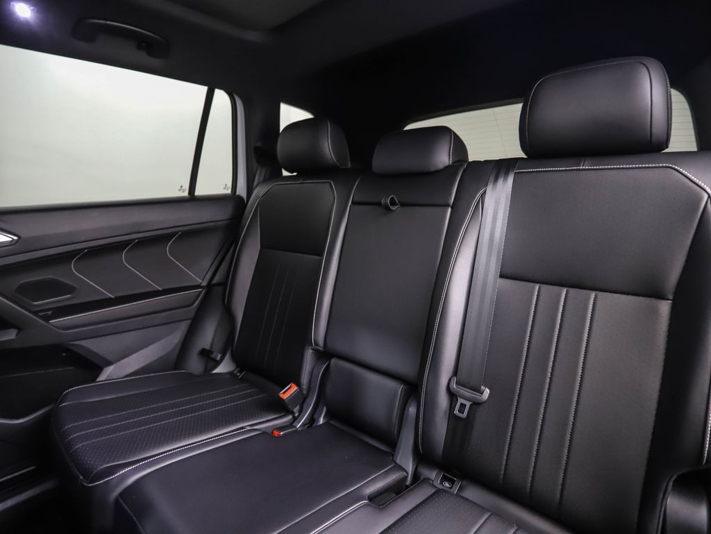 Thumbnail: 2024 Volkswagen Tiguan - 22