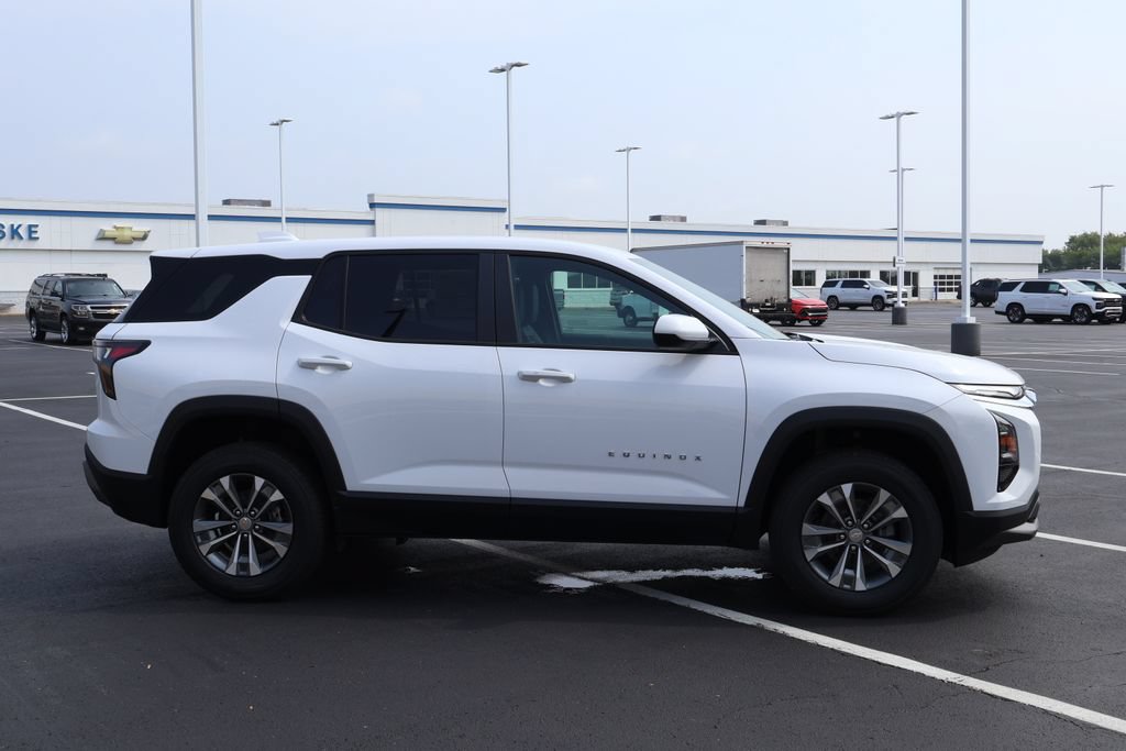 Thumbnail: 2027 Chevrolet Equinox - 9
