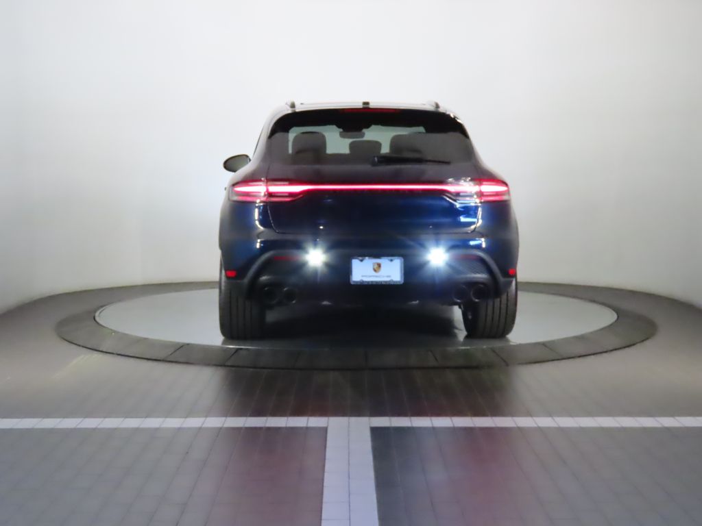 Thumbnail: 2022 Porsche Macan - 6