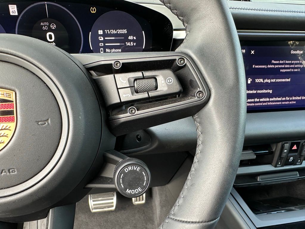 Thumbnail: 2025 Porsche Macan - 16