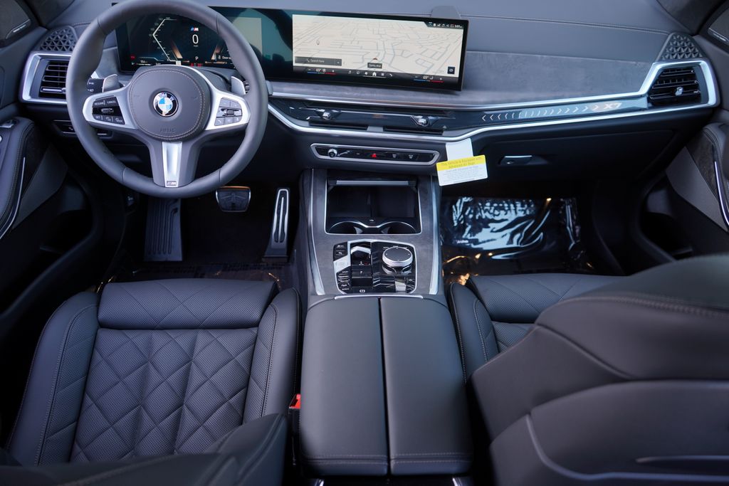 2025 BMW X7 xDrive40i 13