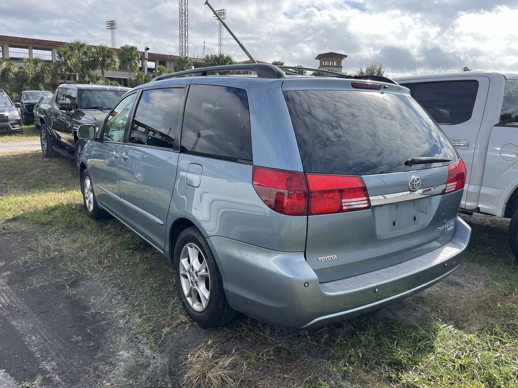 2005 Toyota Sienna XLE Limited 4