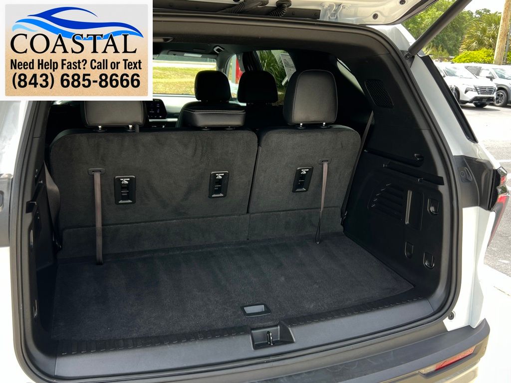 2025 Chevrolet Traverse LT White at Bob Mills Chevrolet