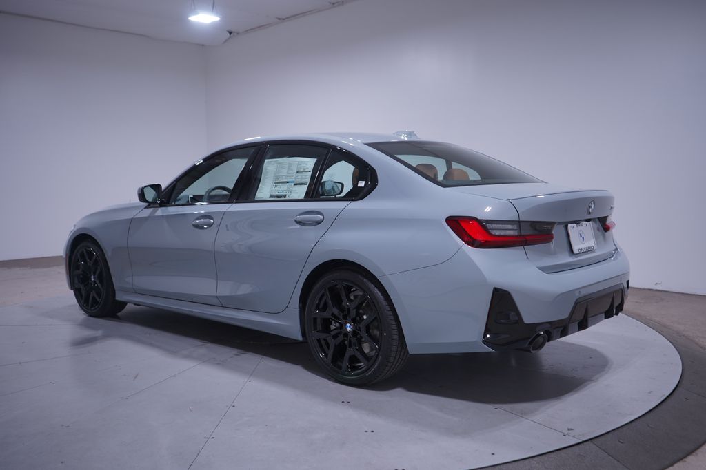 Thumbnail: 2026 BMW 3 Series - 3