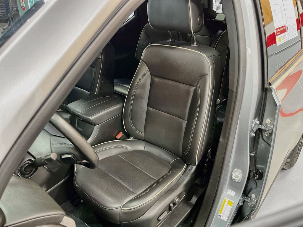 Used 2023 Sterling Gray Metallic Chevrolet Premier image 20