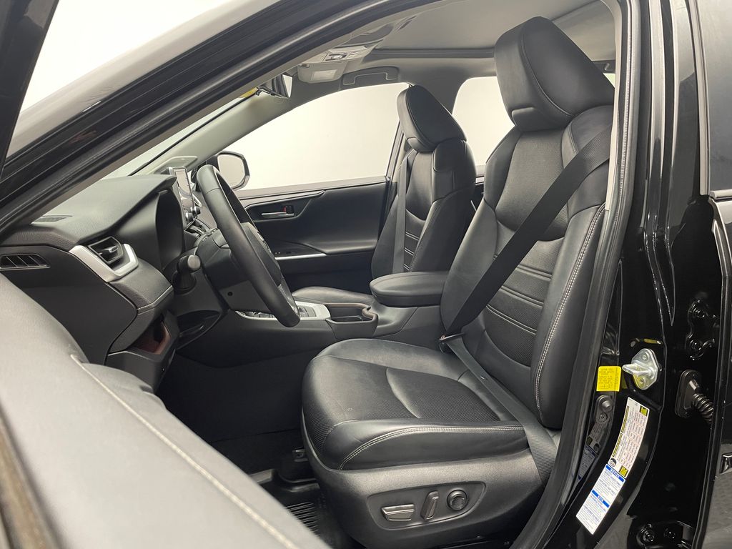 Thumbnail: 2021 Toyota RAV4 - 13