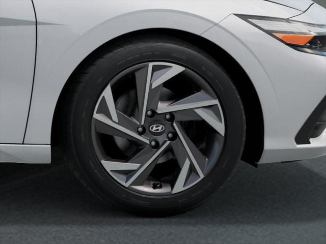 2025 Hyundai Elantra Sport 8