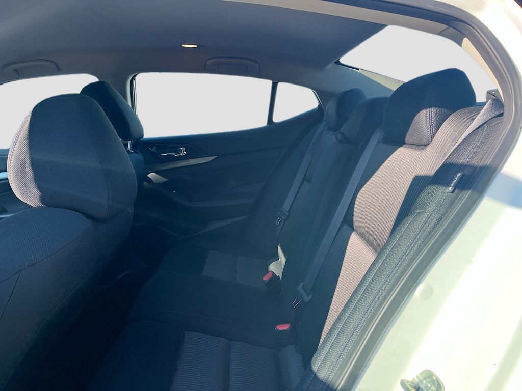 Used 2019 White Nissan 3.5 S image 22