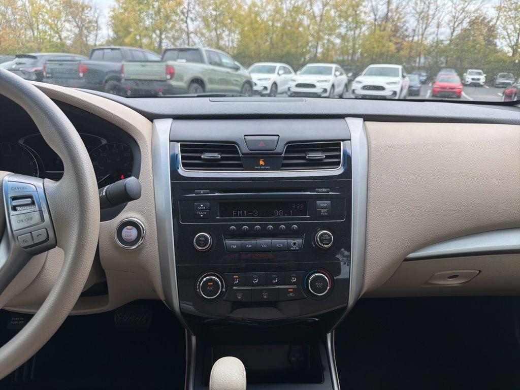 Thumbnail: 2015 Nissan Altima - 14