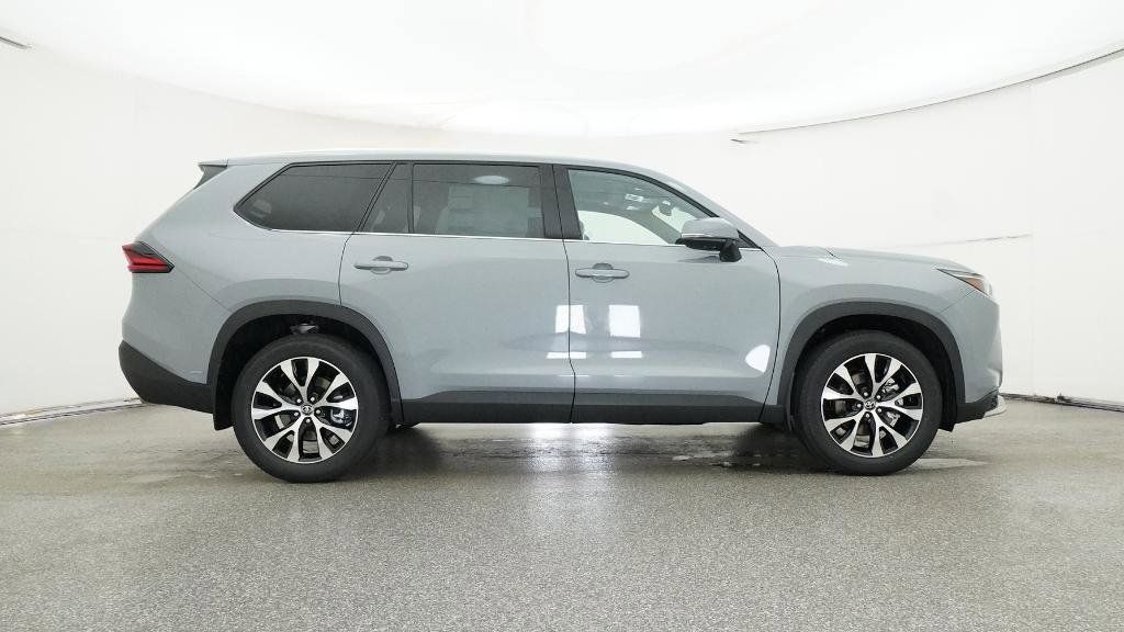 Thumbnail: 2026 Toyota Grand Highlander - 10