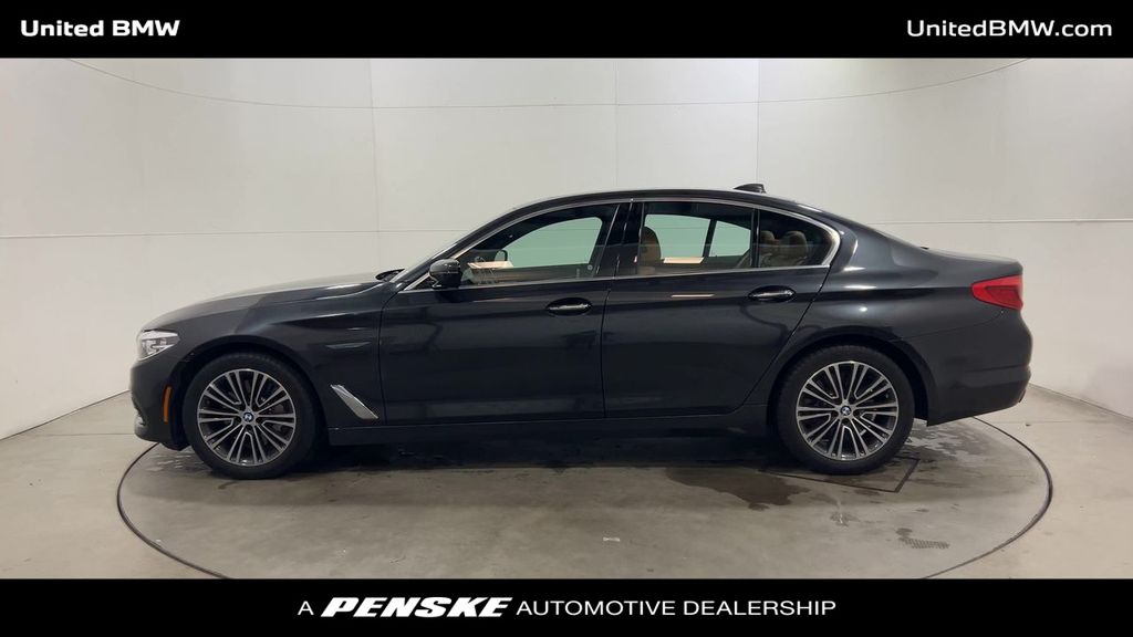 Thumbnail: 2018 BMW 5 Series - 5