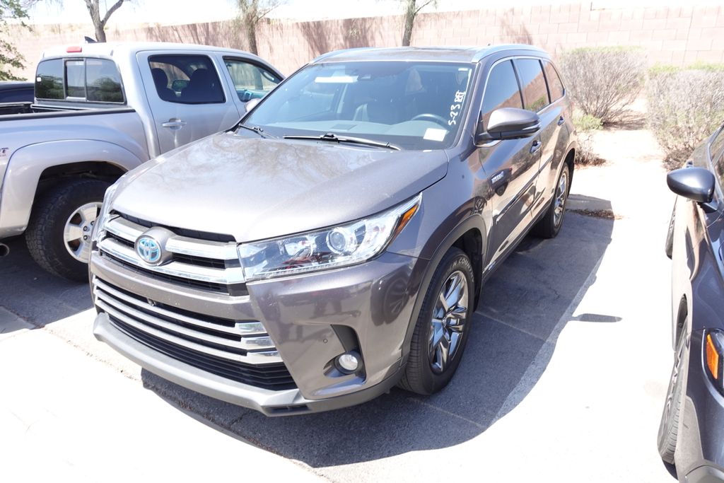 2017 Toyota Highlander Limited Platinum Hybrid 4x4's photo