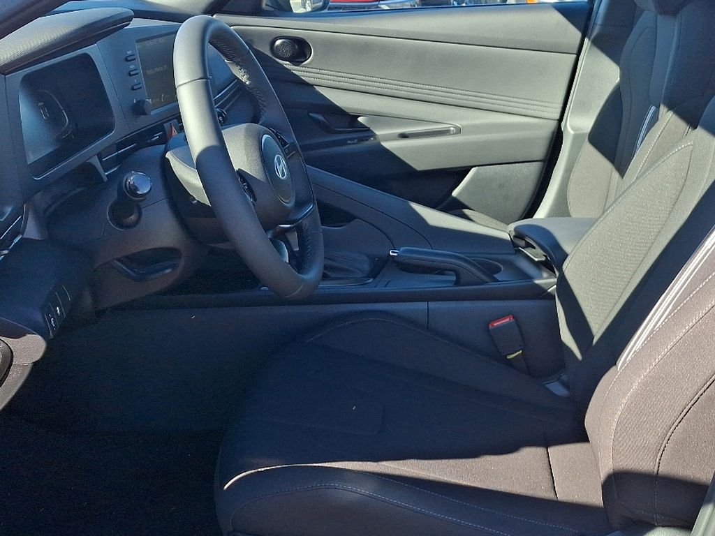 2025 Hyundai Elantra Sport 7