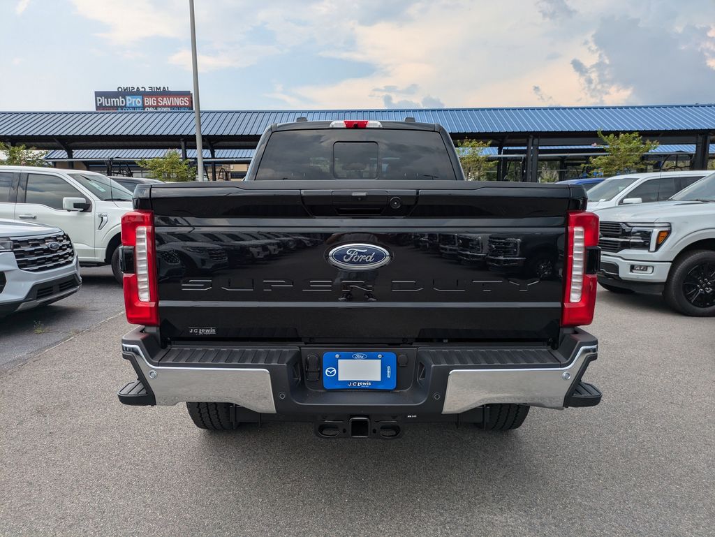 2026 Ford F-350 Super Duty LARIAT