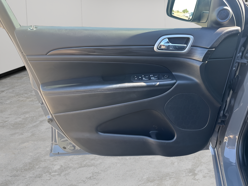 Used Car 2020 Jeep Grand Cherokee  Altitude For Sale Under $25,000 In Austin, Texas