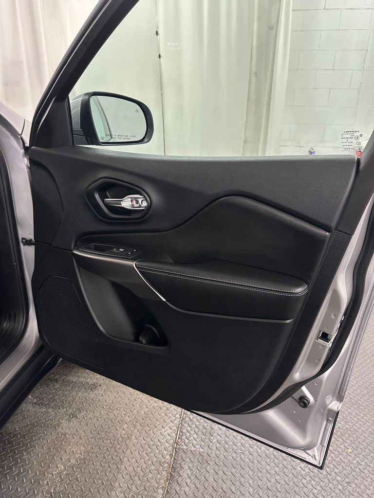 used 2019 Jeep Cherokee car, priced at $15,985