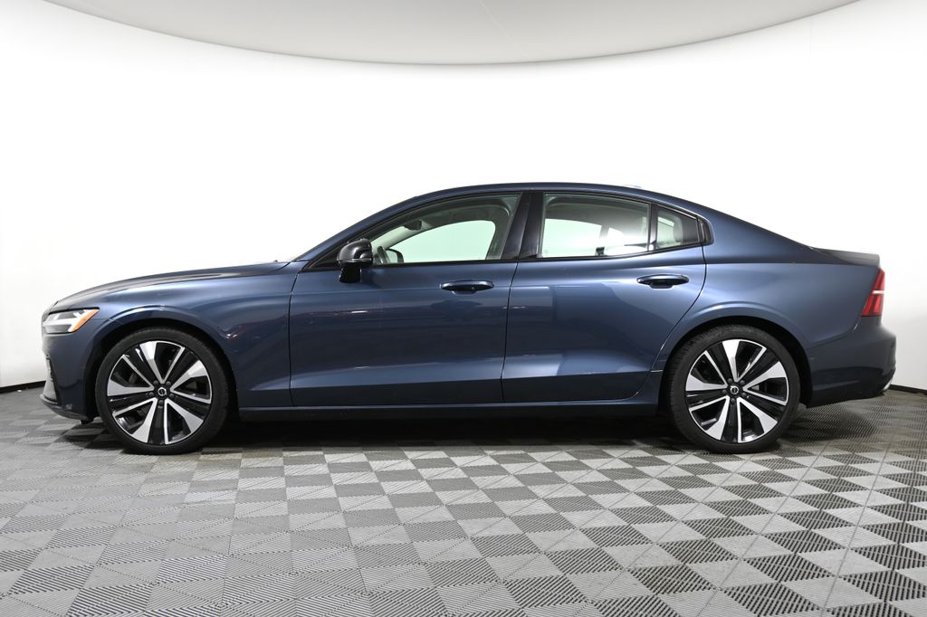 2022 Volvo S60 B5 Momentum 2