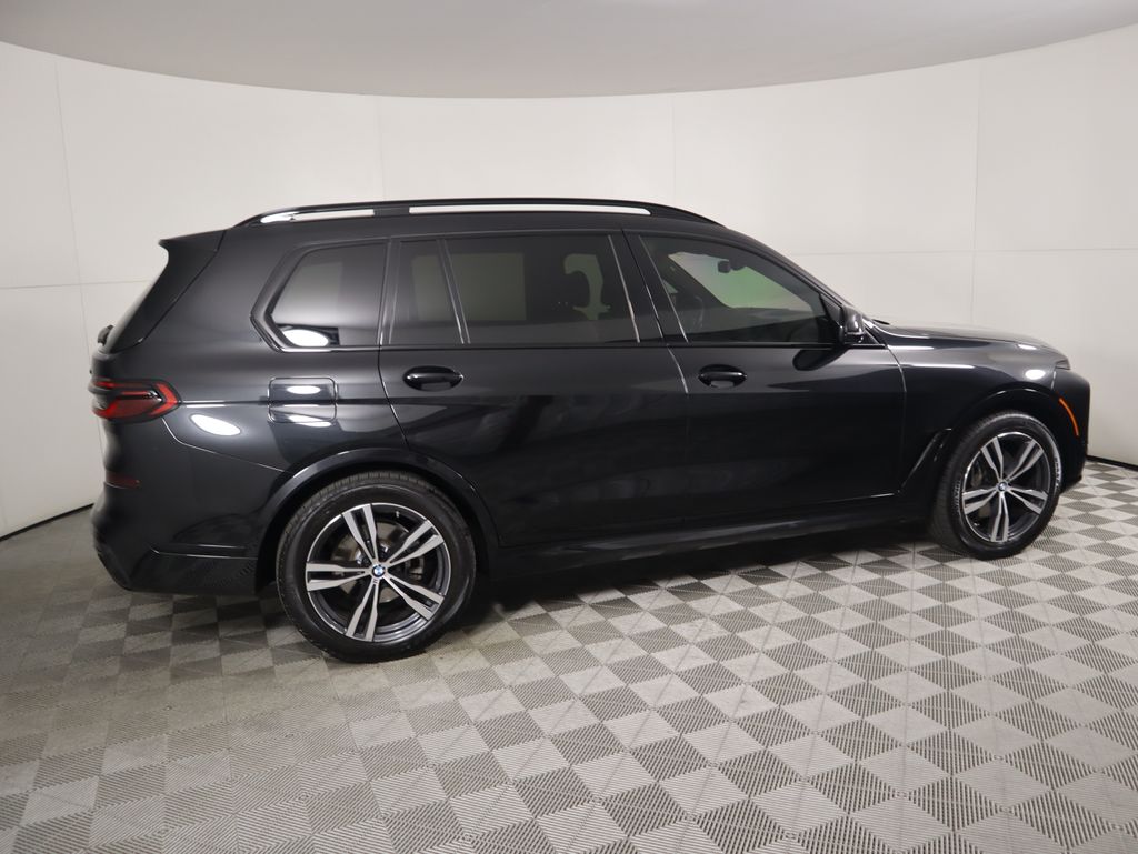 Thumbnail: 2023 BMW X7 - 4