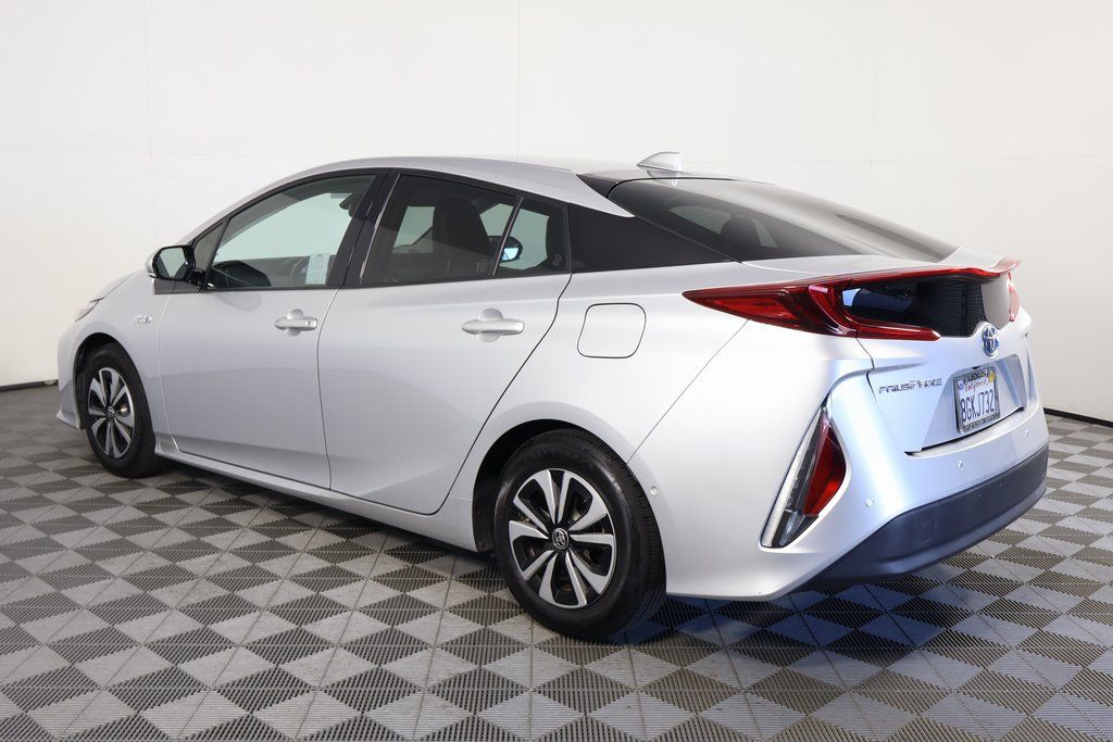 Thumbnail: 2018 Toyota Prius Prime - 4