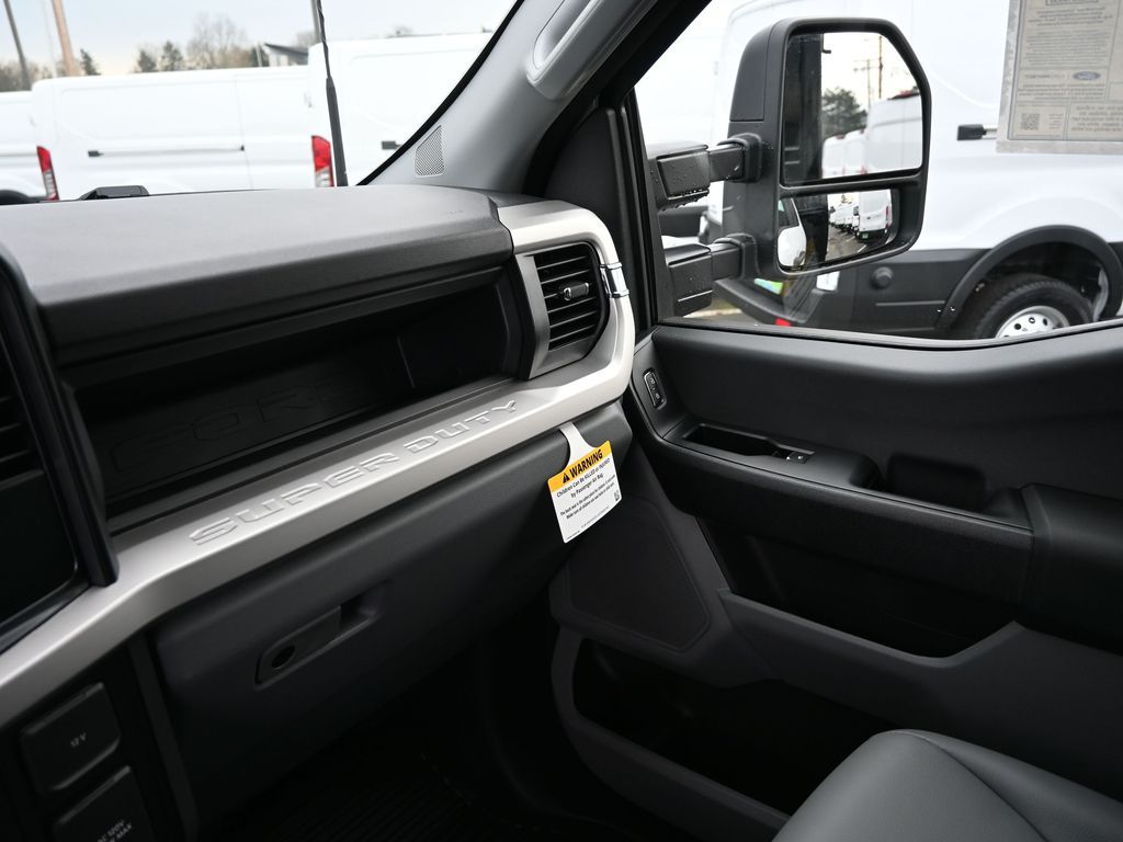 2024 Ford F-550 Super Duty 
