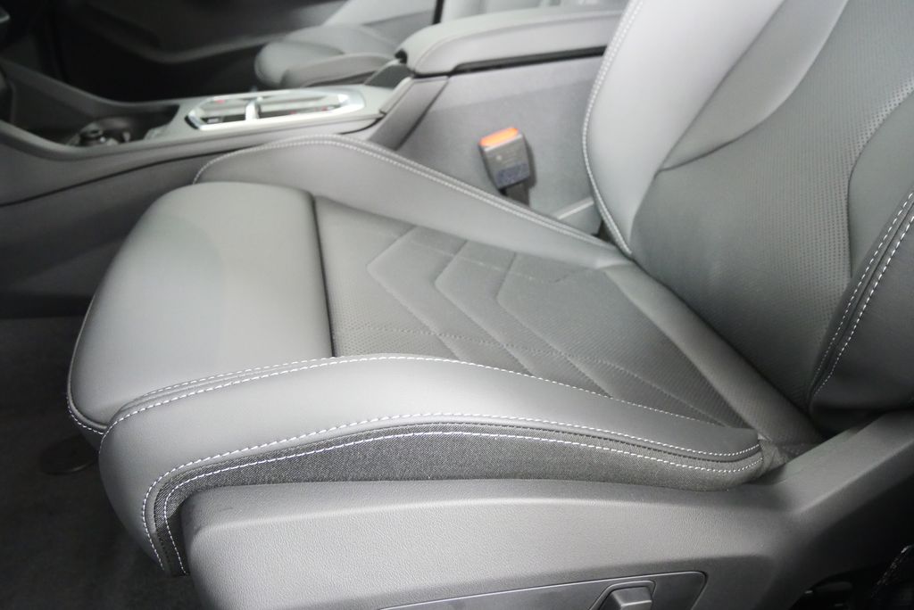 Thumbnail: 2026 BMW 2 Series - 9