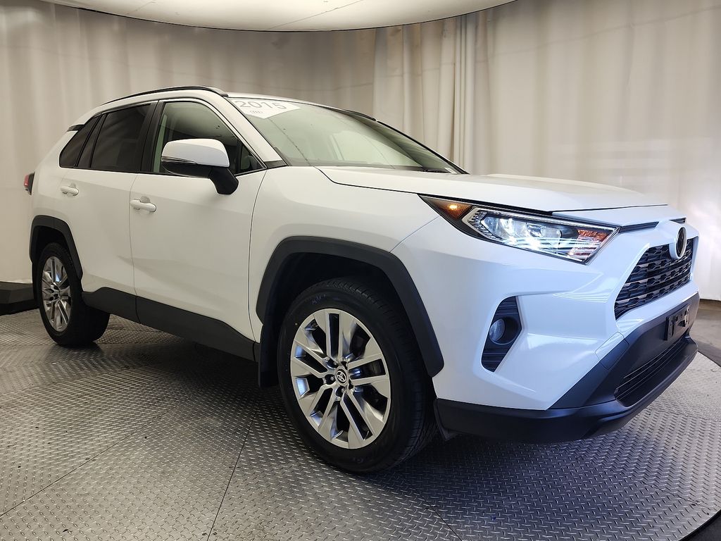 2019 Toyota RAV4 XLE Premium 3