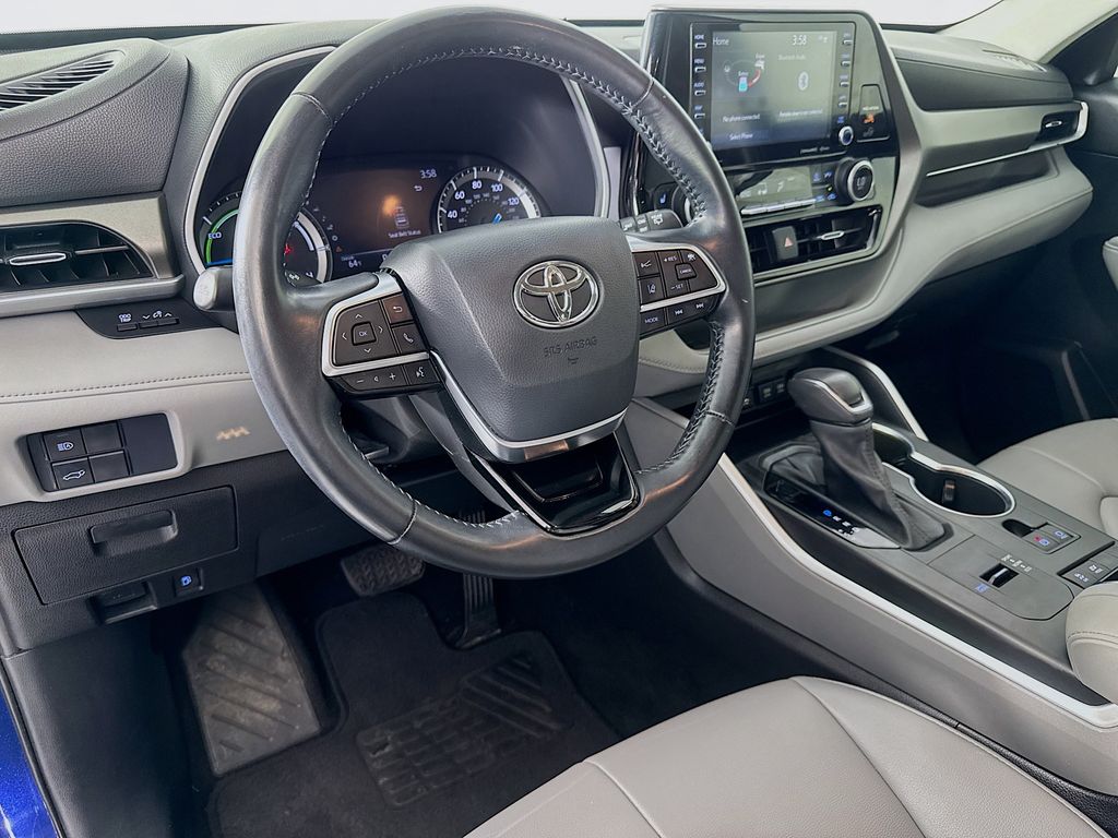 2021 Toyota Highlander Hybrid XLE photo