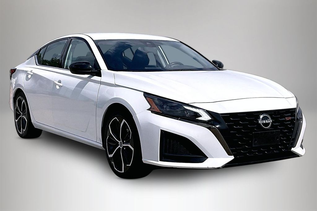 Used 2023 Nissan Altima 2.5 SR 4D Sedan