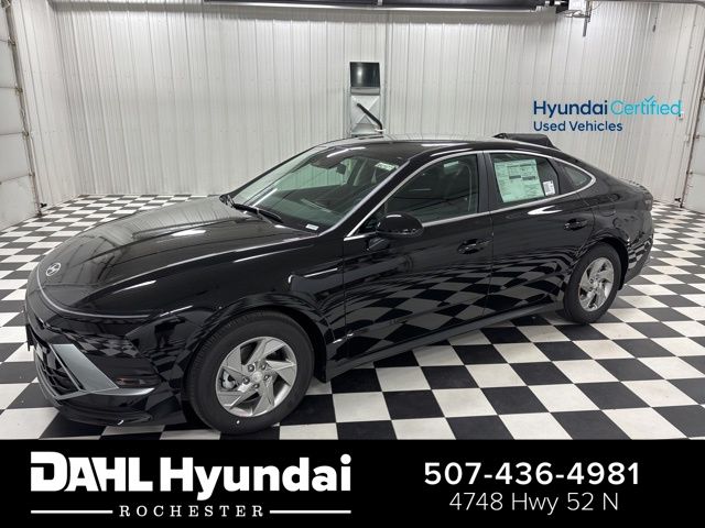 Abyss Black 2026 Hyundai Sonata Sedan Front-Wheel Drive 8-Speed Automatic