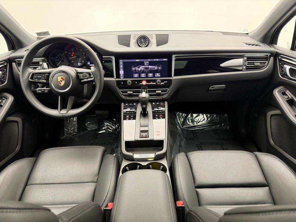 Thumbnail: 2024 Porsche Macan - 30