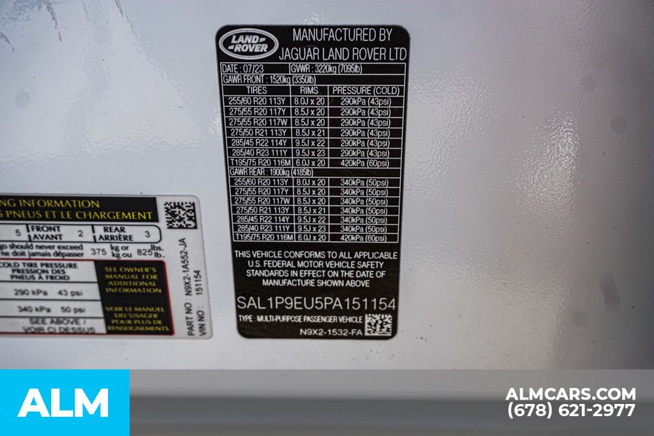 Used 2023 White Land Rover SE image 60