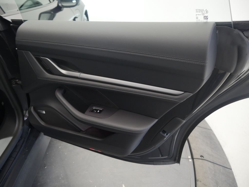 Thumbnail: 2026 Porsche Taycan - 23