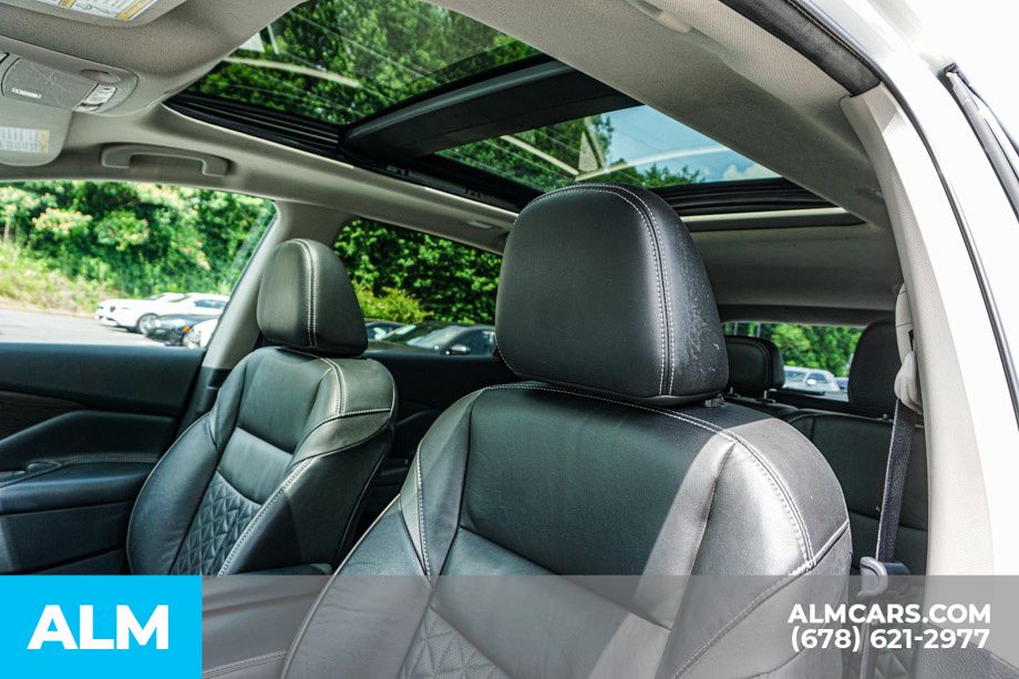 Used 2020 White Nissan Platinum image 19