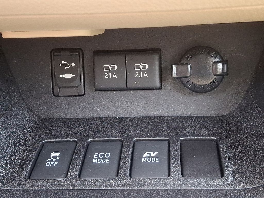 Thumbnail: 2017 Toyota Highlander - 27