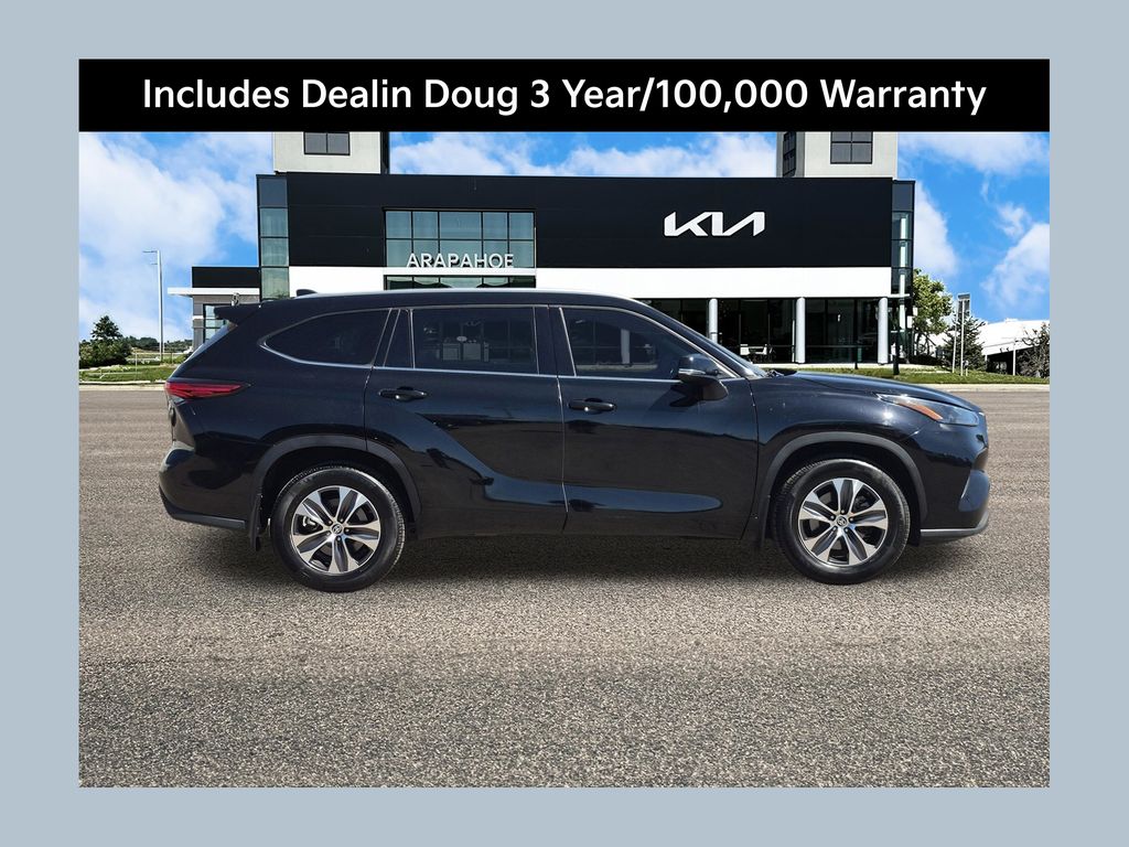 Midnight Black Metallic 2022 Toyota Highlander SUV / Crossover All-Wheel Drive 8-Speed Automatic