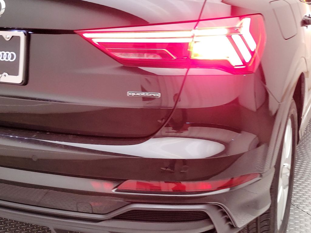 Thumbnail: 2024 Audi Q3 - 8