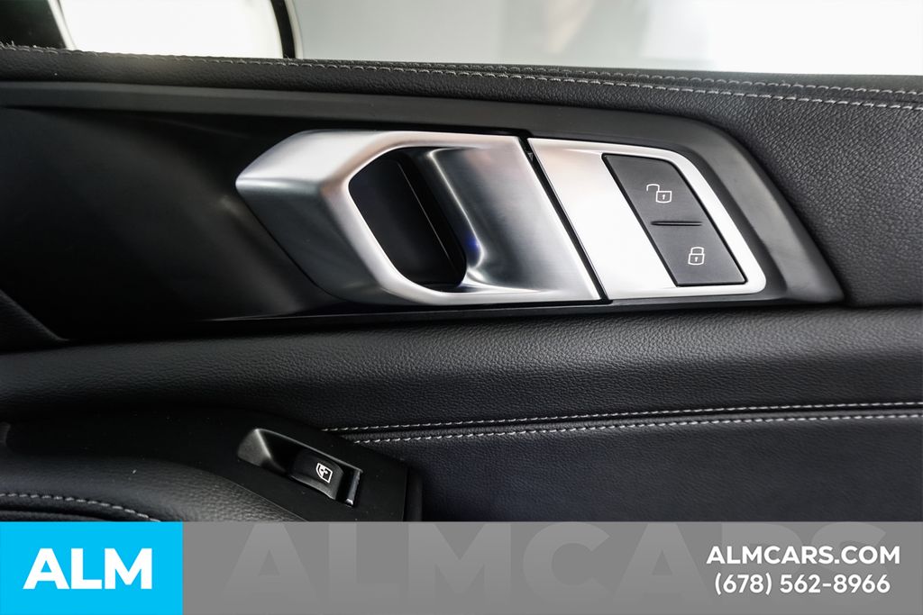 Used 2022 Blue BMW xDrive40i image 47