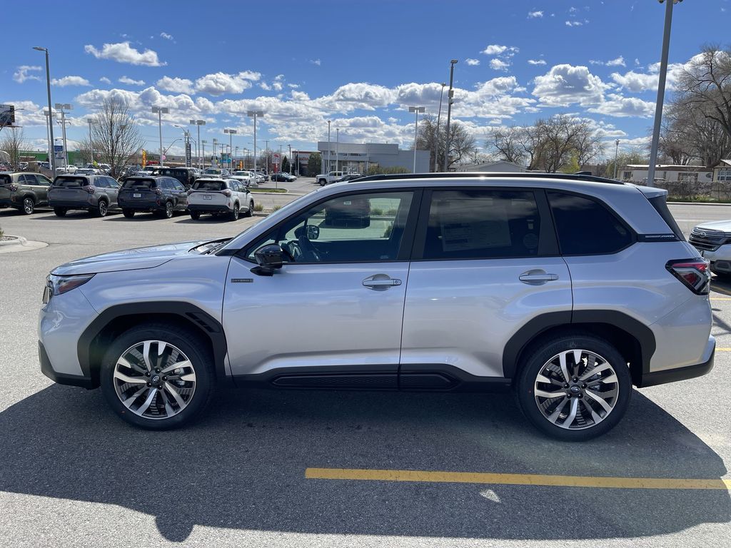 View vehicle photo 4