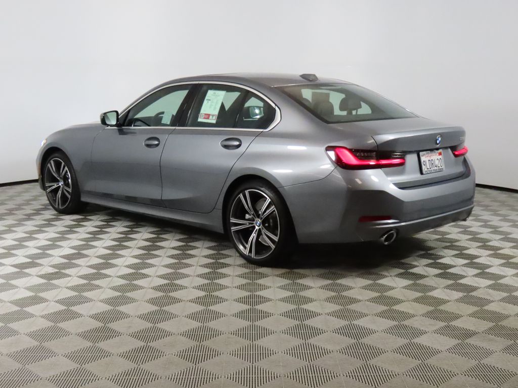 Thumbnail: 2024 BMW 3 Series - 3